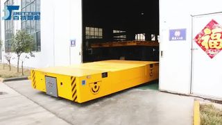 Trackless lifting and transporting vehicle · Flexible handling